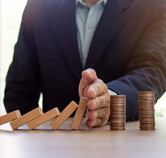 Managing Financial Risk and Compliance